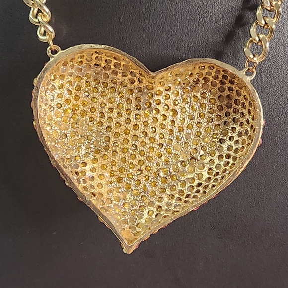 Bling large pink heart necklace with Cuban link goldtone - Picture 4 of 9